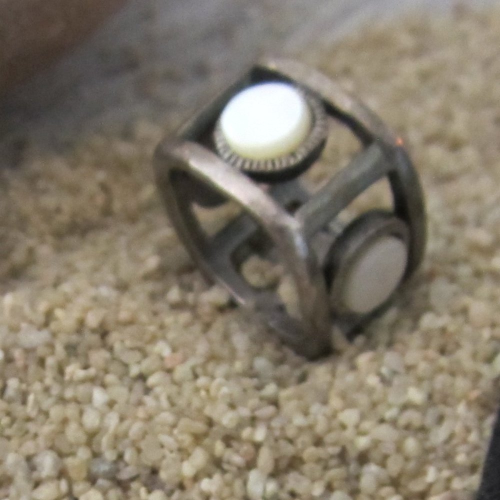 1990's Silver "Squared" Ring - Sz 4 - image 2